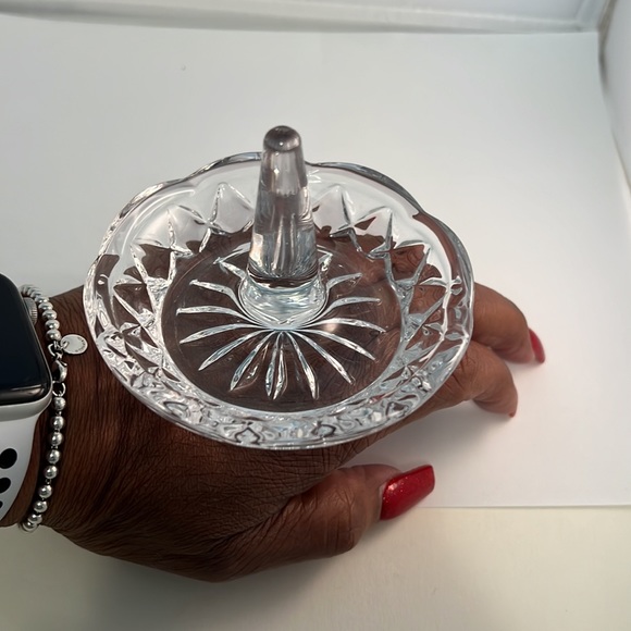 🎁SOLD🎁 BEAUTIFUL CRYSTAL RING HOLDER - Picture 6 of 7